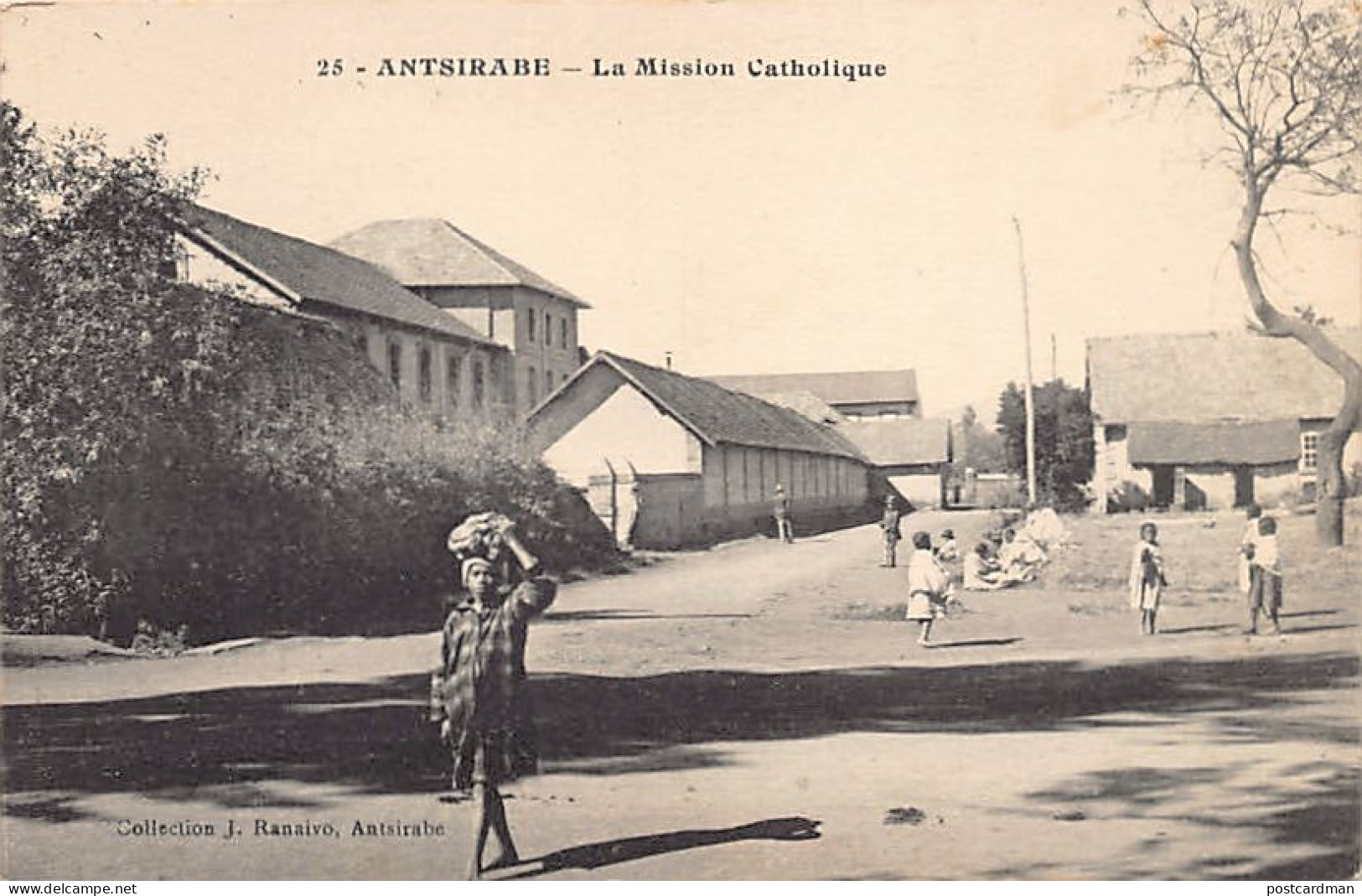 Madagascar - ANTSIRABÉ - La Mission Catholique - Ed. J. Ranaivo 25 - Madagaskar