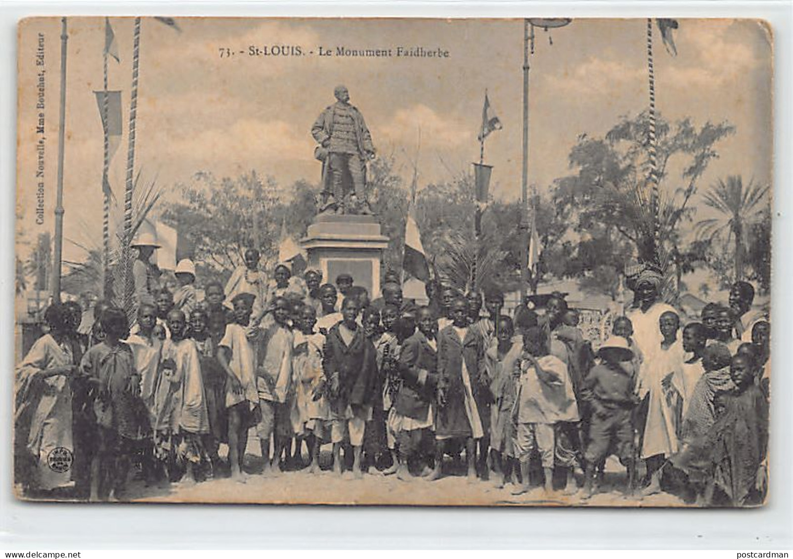 Sénégal - SAINT-LOUIS - Enfants Devant Le Monument Faidherbe - Ed. Bouchut 73 - Senegal