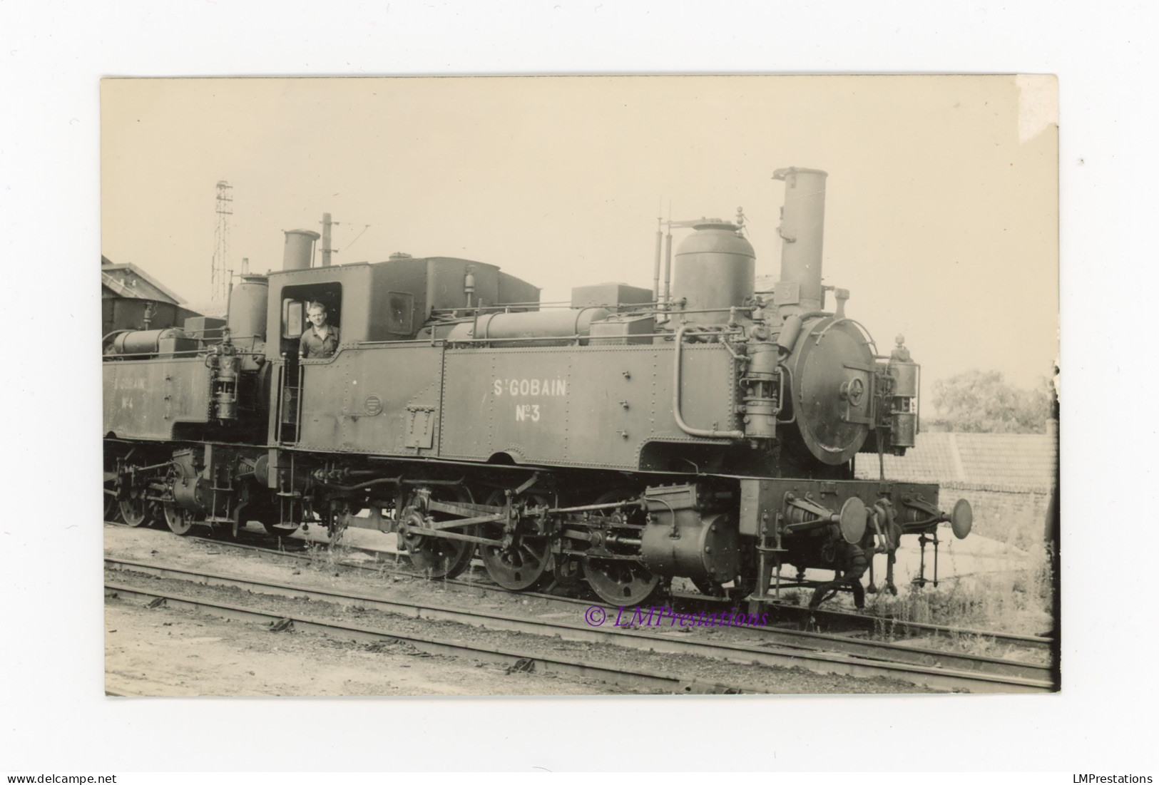 Photo Locomotive Saint Gobain 3 Cheminot 1956 Aisne 02 France Train Gare Chemin Fer Motrice Vapeur Industrie Chauny VNS - Trains