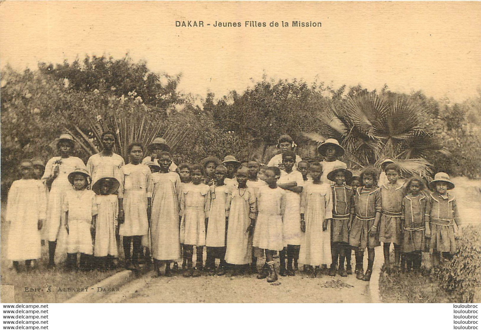 DAKAR JEUNES FILLES DE LA MISSION - Senegal