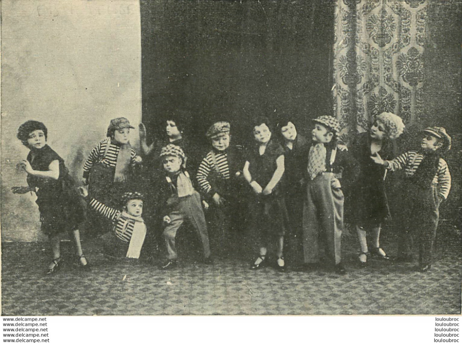 CARTE PHOTO GROUPE DE LILIPUT - Cirque