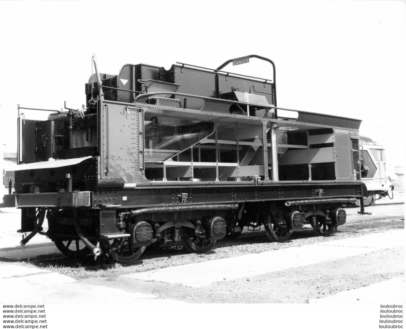 PHOTO ORIGINALE NOTEE AU VERSO LAMARCHE 04/1977   FORMAT 24 X 18 CM - Trains