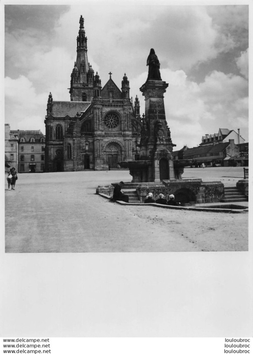 SAINTE ANNE D'AURAY PHOTOGRAPHIE ANONYME VINTAGE SNAPSHOT  PHOTO ARGENTIQUE 24X18CM ANNEES 60 R1 - Lieux