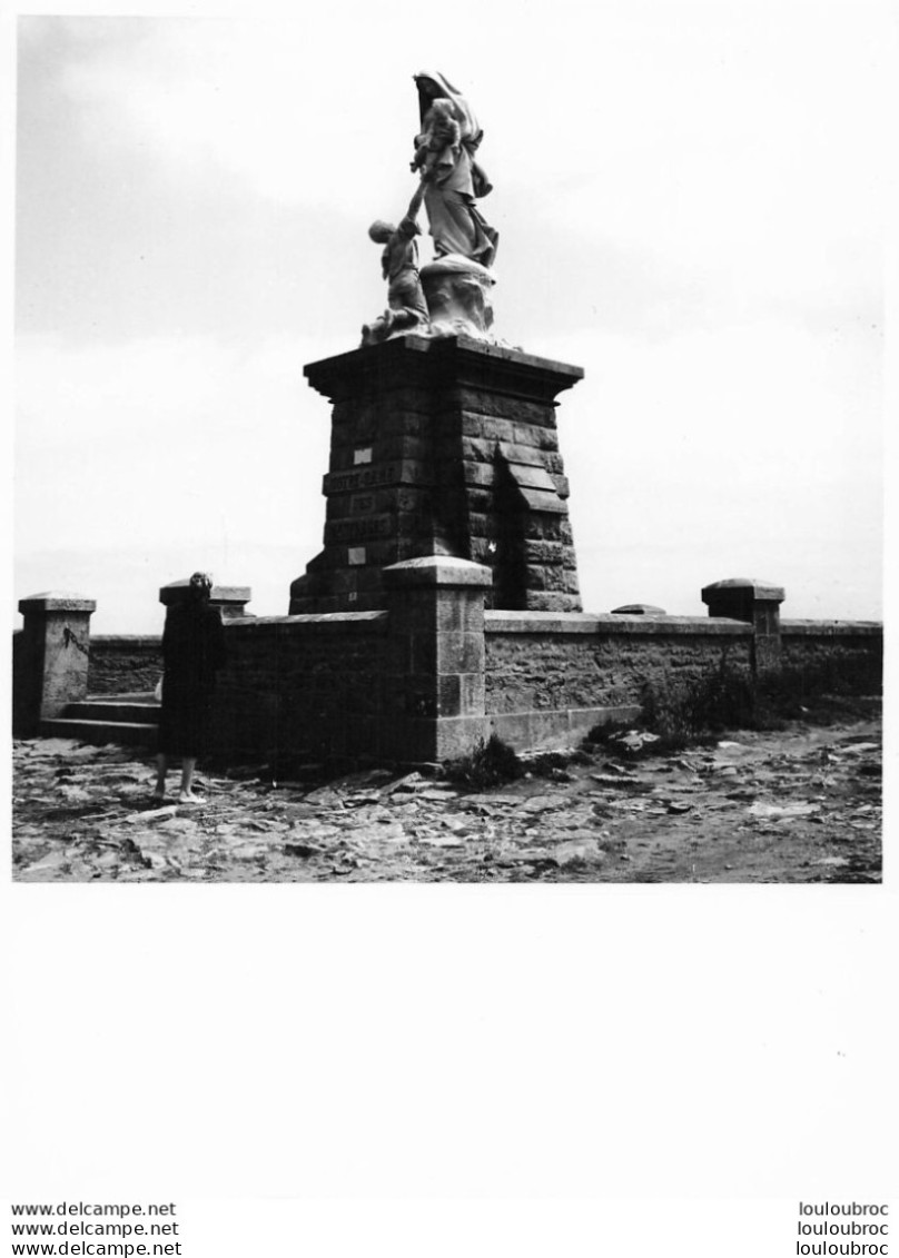 POINTE DU RAZ PHOTOGRAPHIE ANONYME VINTAGE SNAPSHOT  PHOTO ARGENTIQUE 24X18CM ANNEES 60 R1 - Lieux