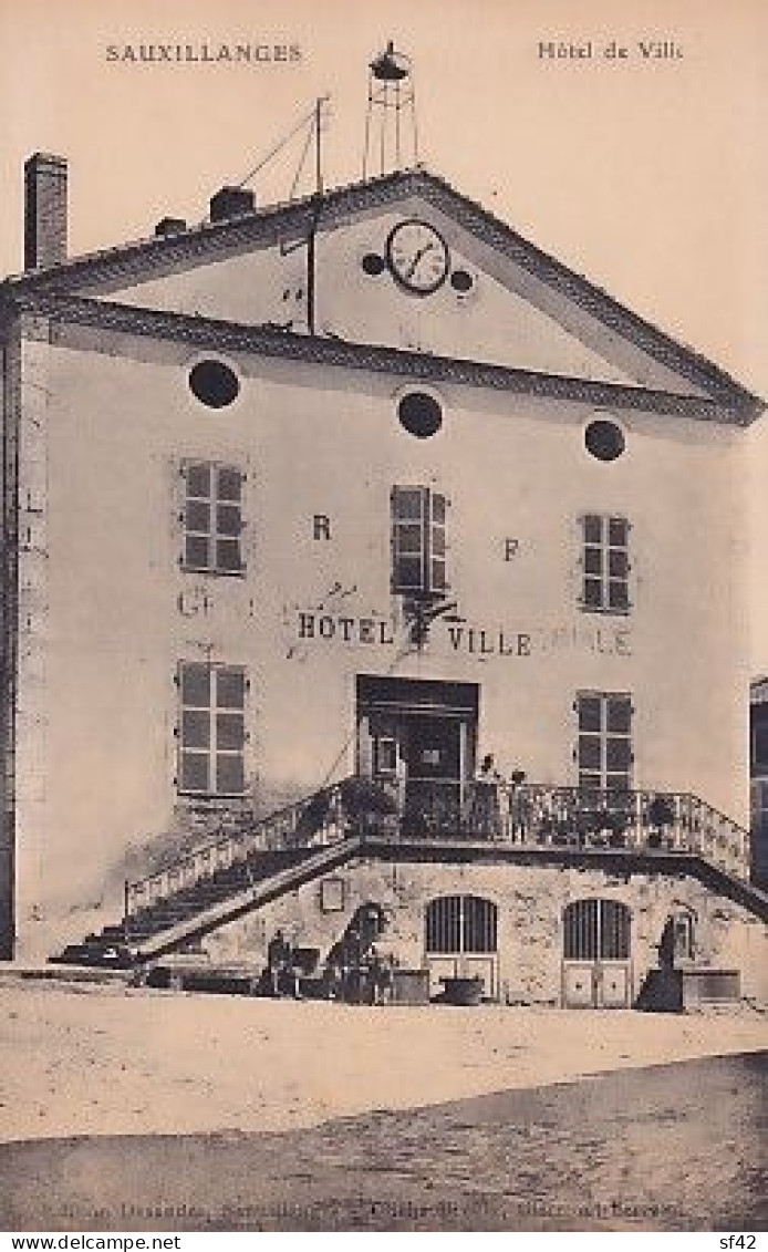 SAUXILLANGES             Hotel De Ville - Sonstige & Ohne Zuordnung