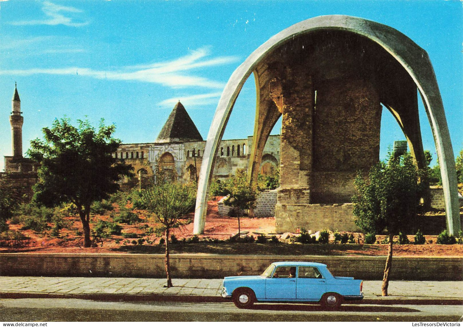 TURQUIE - Gez Dunyayi - Gor Konyayi - Vue Sur La Kiosque D'Alaeddin - Voiture - Animé - Carte Postale - Turkey