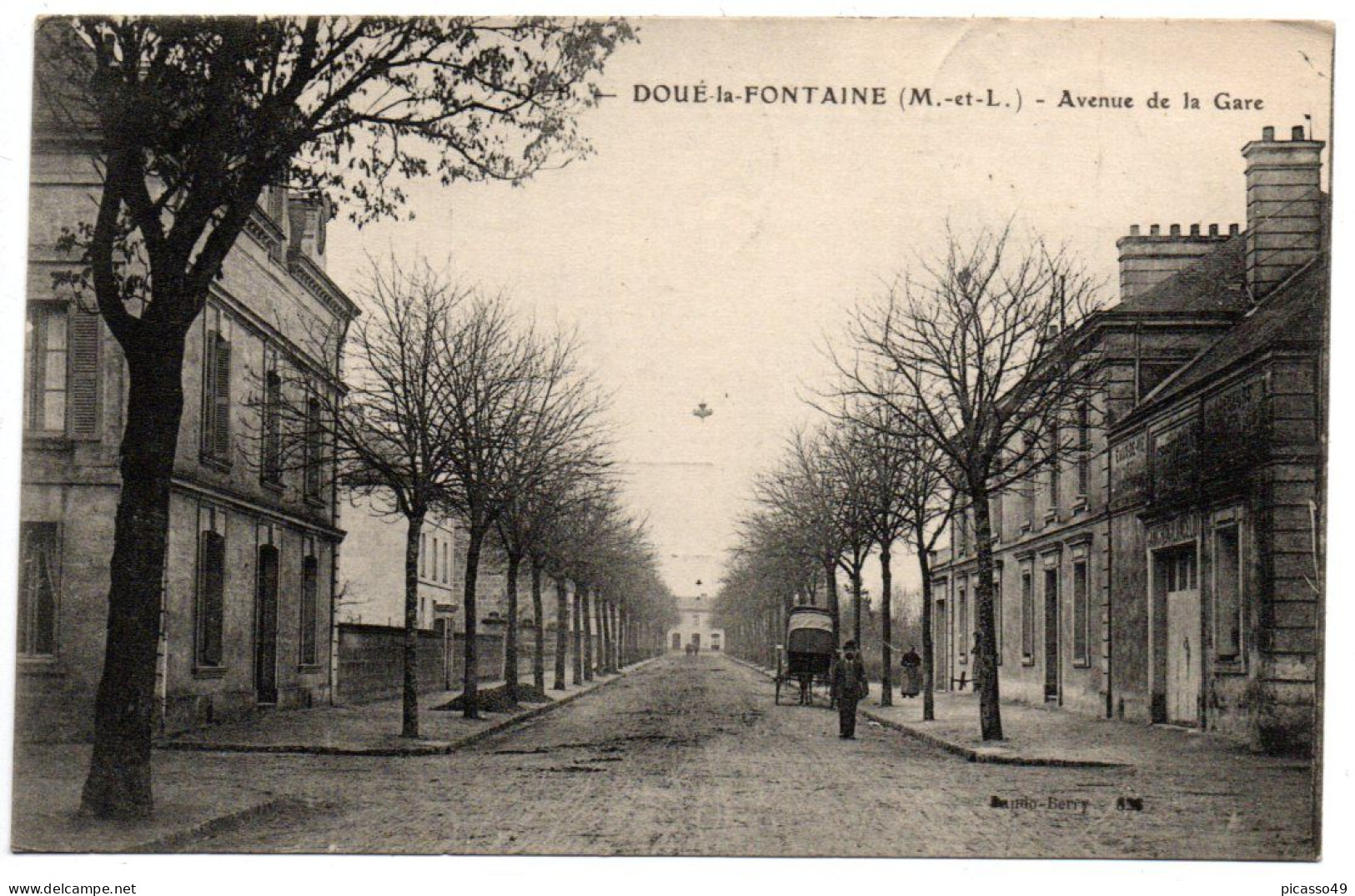 Maine Et Loire , Doué La Fontaine , Avenue De La Gare - Doue La Fontaine