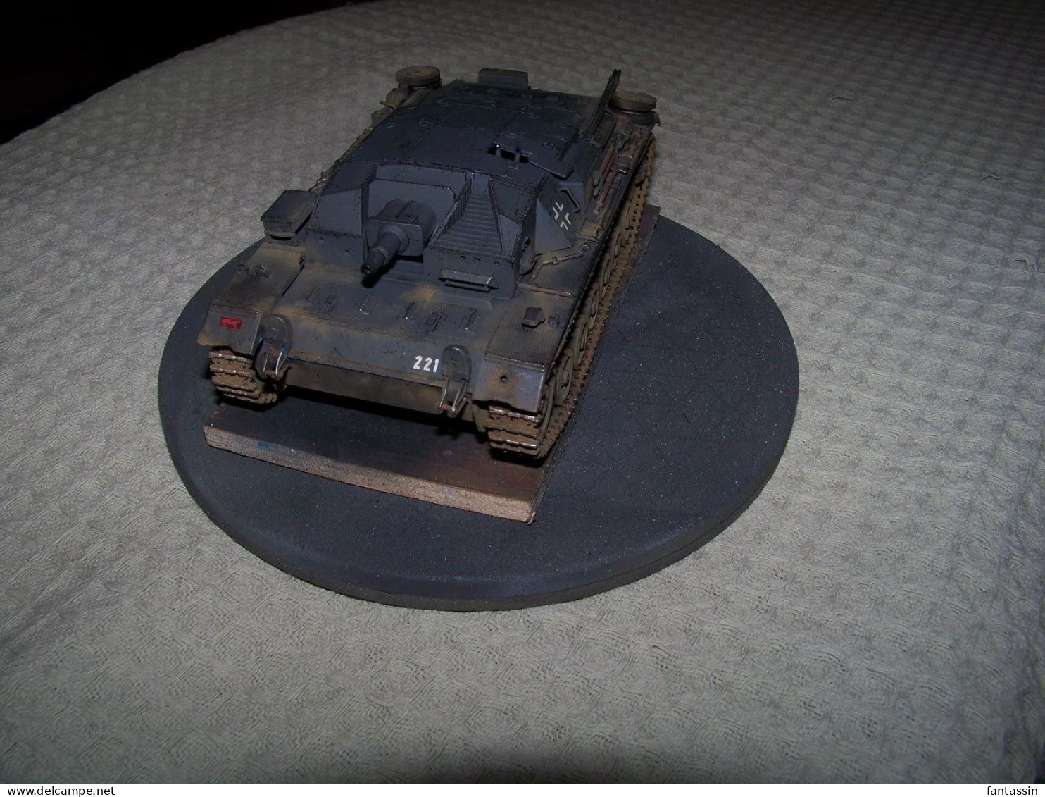 Maquette Monté Et Peinte Du Char Allemand  STUG III Ausf. B, Sd. Kfz.  "  Barbarossa 1941 " .. Aux 1/35 ... - Autres & Non Classés