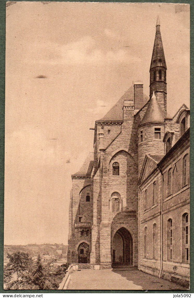 72 + Abbaye Saint-Pierre De SOLESMES - La Terrasse - Solesmes