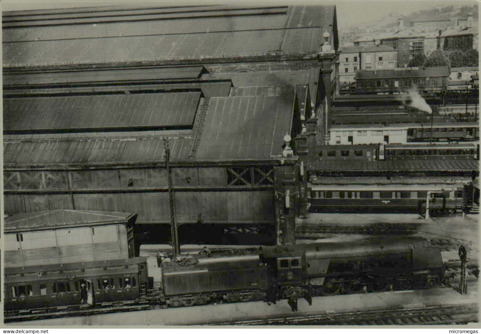 Reproduction "La Vie Du Rail-SNCF"- Gare Du Nord Pendant L'occupation Allemande, 9-7-1940 - 12 X 8.5 Cm. - Trains