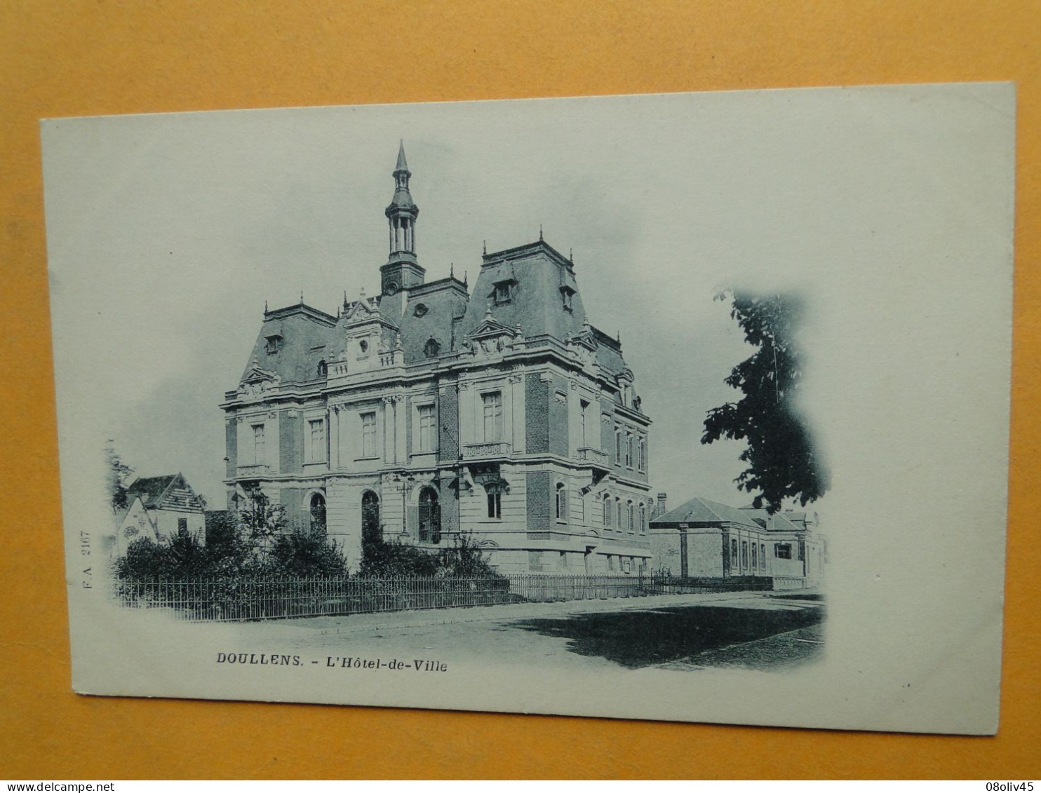 DOULLENS -- L'Hôtel De Ville - Carte "précurseur" - Doullens