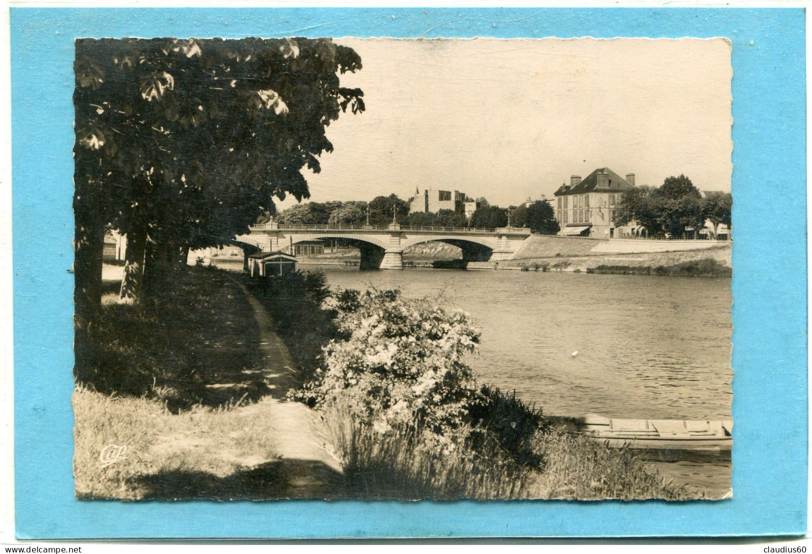 89  .SENS  ,  Vue Sur  L ' YONNE   .cpsm  10,5 X 15 . - Sens