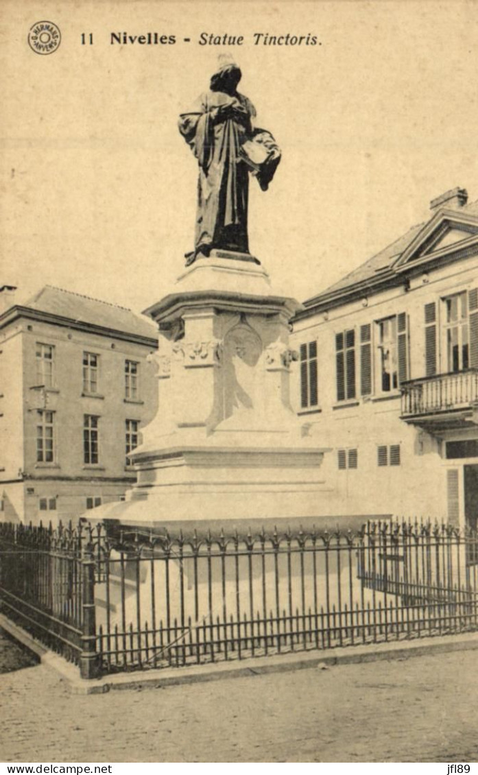 Belgique > Brabant Wallon > Nivelles - Statue Tinctoris  -- 7416 - Nivelles