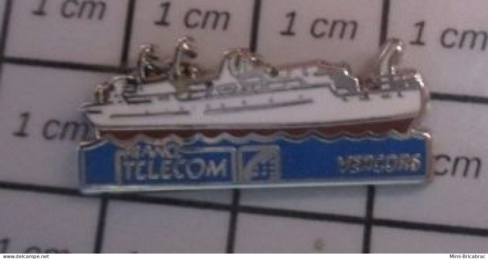 1115B Pin's Pins / Beau Et Rare / BATEAUX / NAVIRE VERCORS FRANCE TELECOM Par TOSCA - Boats