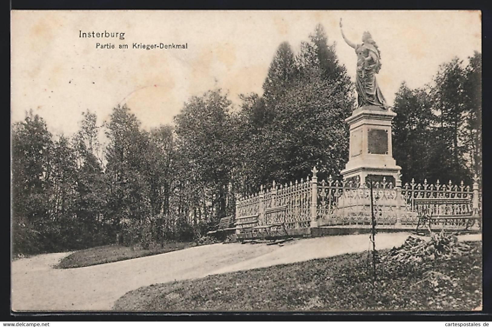 AK Insterburg, Partie Am Kriegerdenkmal  - Ostpreussen