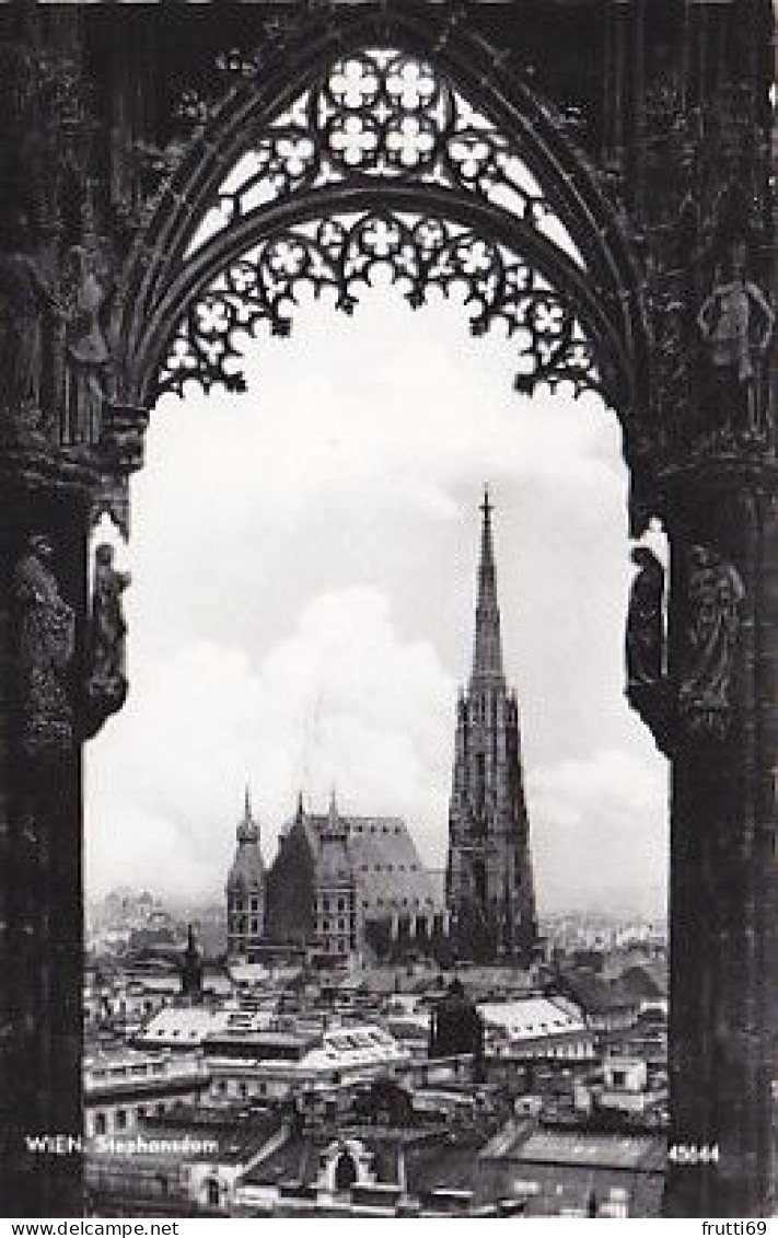 AK 216488 AUSTRIA - Wien - Stephansdom - Églises