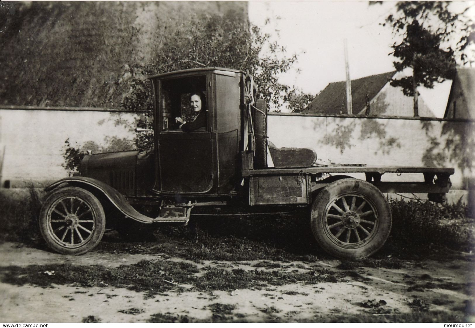 Saint-Rémy-sur-Avre. Automobile 1930 - 1940. Reproduction En 2003 - Europe