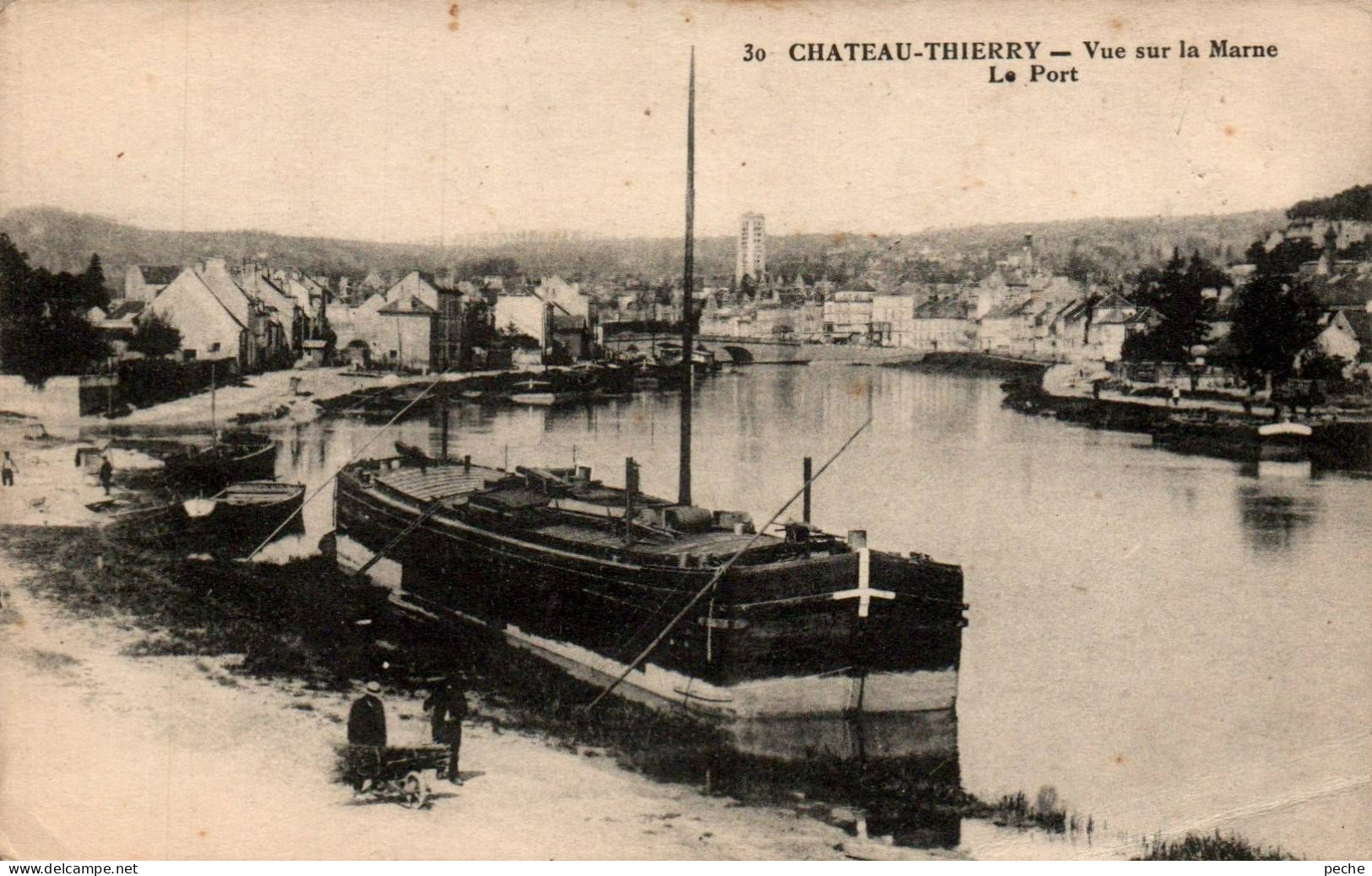 N°1703 W -cpa Chateau Thierry -vue Sur La Marne - Une Péniche- - Houseboats