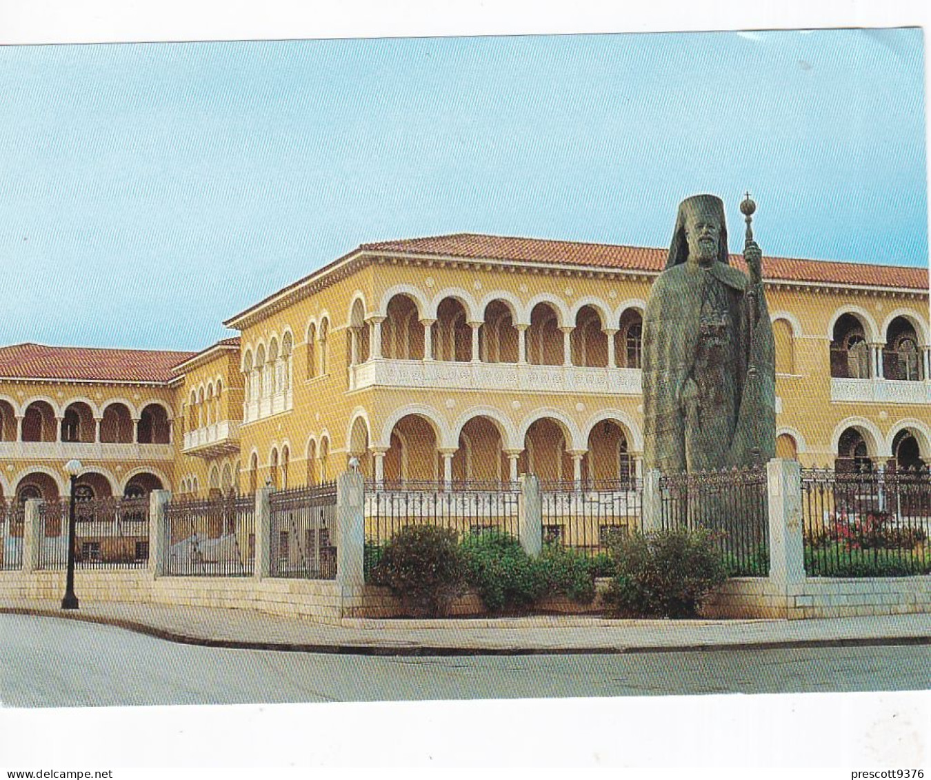 Archbishops Palace, Nicosia, Cyprus - Unused Postcard   - L Size 17x12cm  - LS3 - Cipro