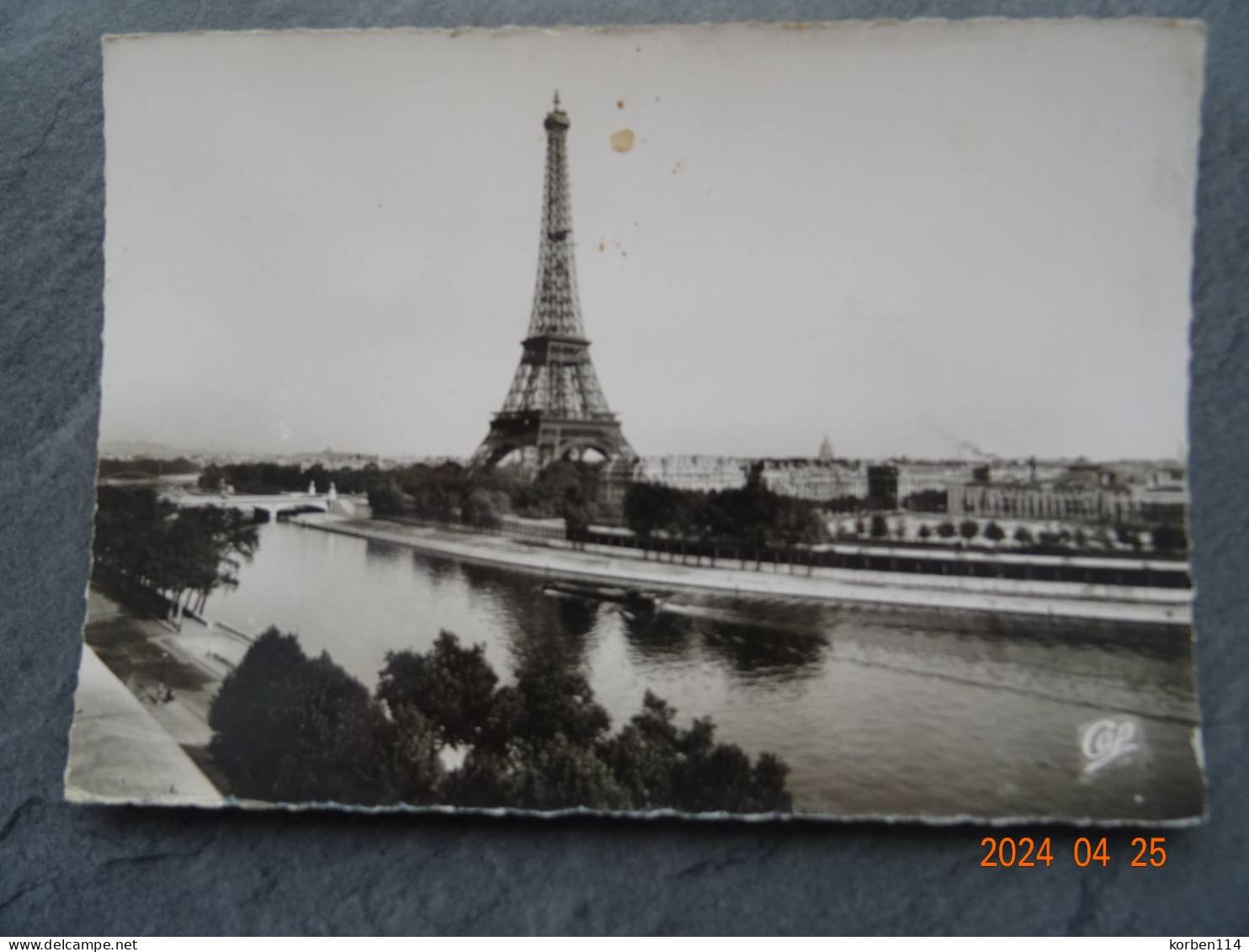 LA TOUR EIFFEL ET LA SEINE - Eiffelturm