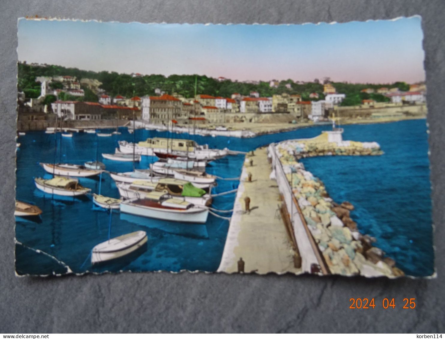 VUE SUR LE PORT ET LA VILLE - Saint-Jean-Cap-Ferrat