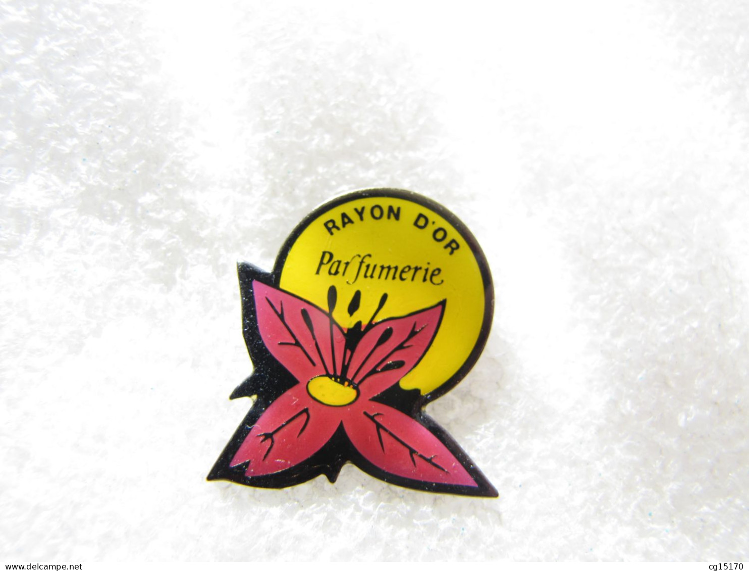 PIN'S   PARFUMS     RAYON D'OR   PARFUMERIE - Parfum