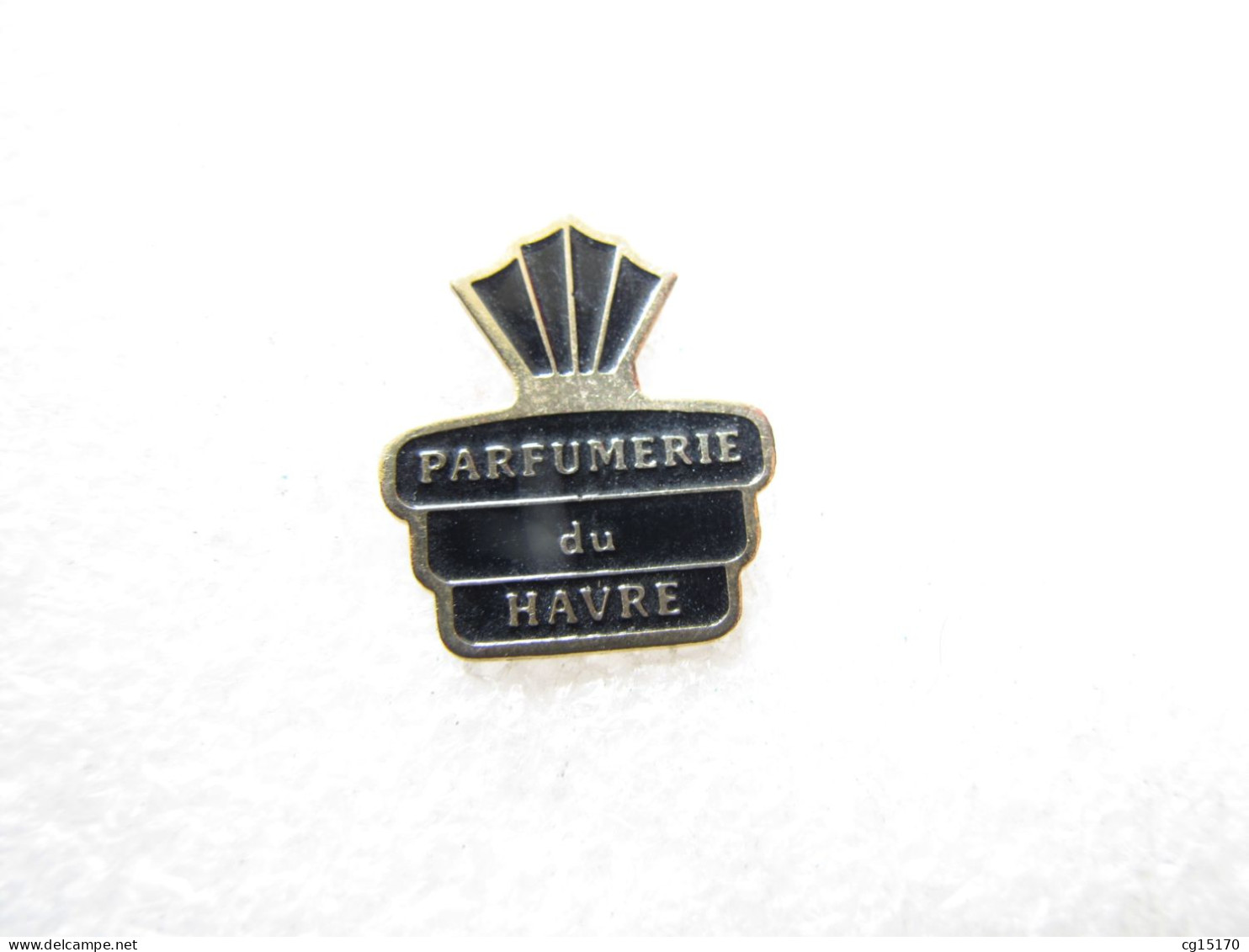 PIN'S   PARFUMS       PARFUMERIE  DU  HAVRE - Parfums