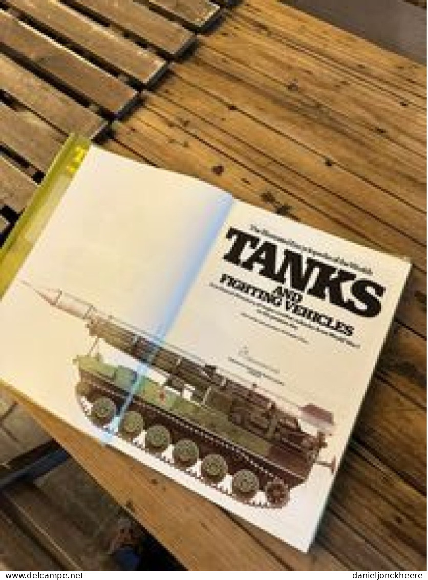 Thanks And Fighting Vehicles The Illustrated Encyclopedia Of The World's Christopher F Fou - Englisch