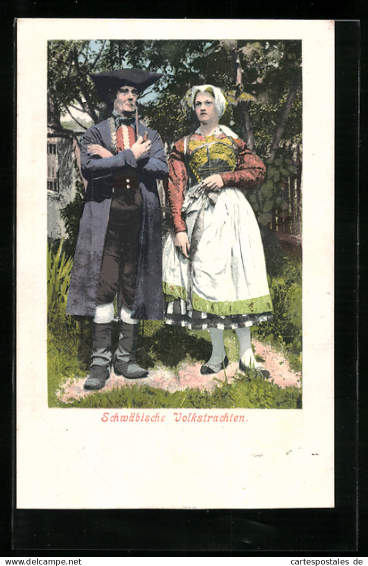 AK Ein Ehepaar In Schwäbischer Tracht In Ihrem Garten  - Costumes