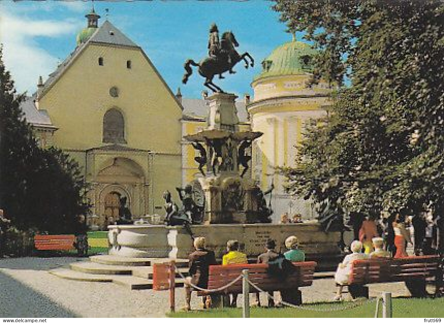 AK 216624 AUSTRIA - Innsbruck - Leopoldsbrunnen - Hofburg Mit Schwarzmanderkirche - Innsbruck