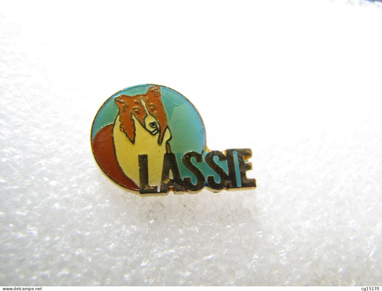 PIN'S     LASSIE  CHIEN  COLLEY - Animaux