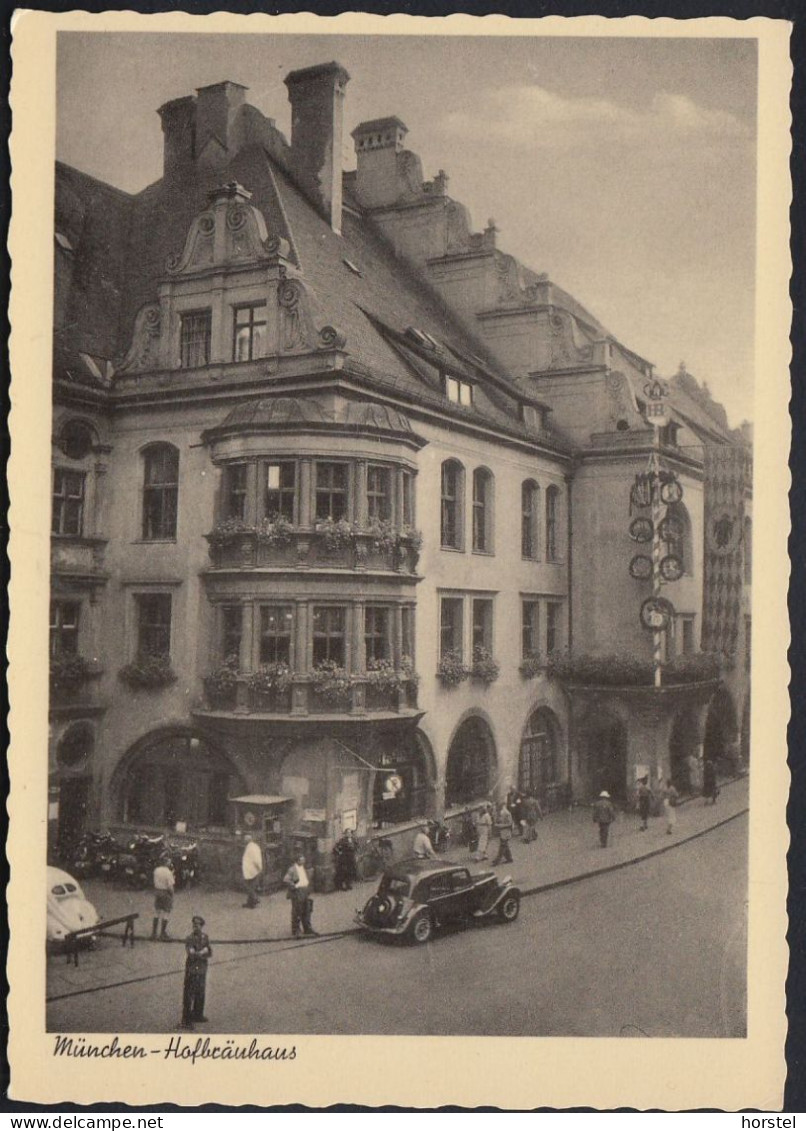 D-80331 München - Hofbräuhaus - Cars - VW Käfer "Brezel" - Oldtimer - Citroën Traction ? - Polizist - München