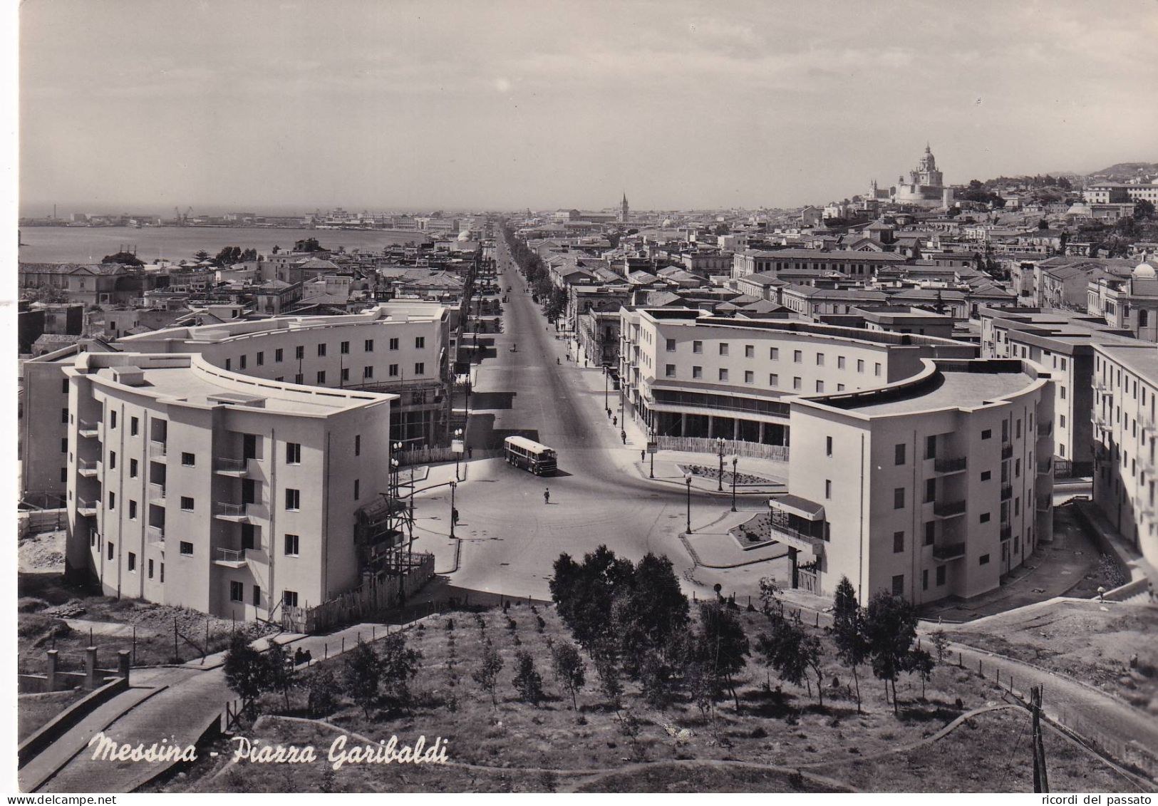 Cartolina Messina - Piazza Garibaldi - Messina