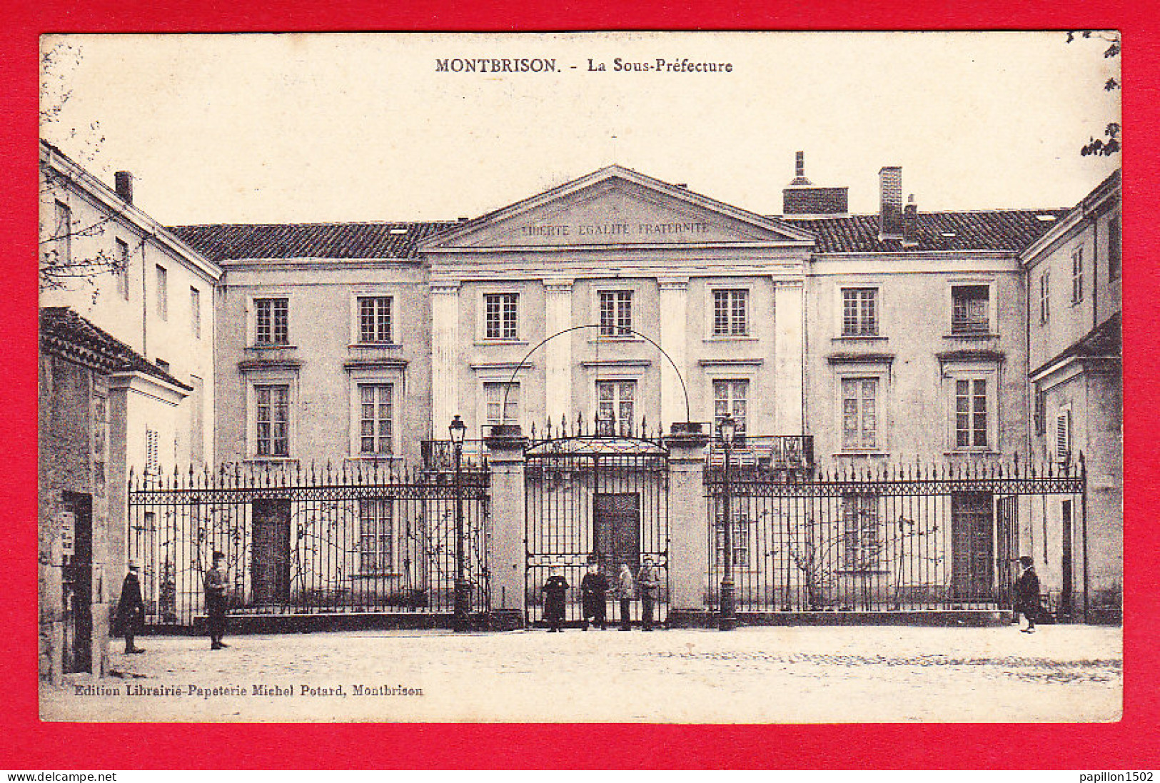 F-42-Montbrison-02P78  La Sous Préfecture, Animation, Cpa BE - Montbrison