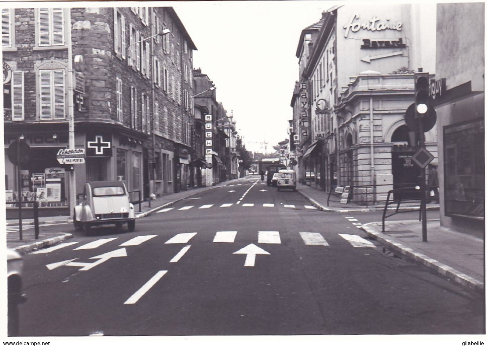 Photo Originale - 69 - Rhone - VILLEFRANCHE Sur SAONE - Rue Victor Hugo - Pharmacie - 2CV Citroen - Lugares