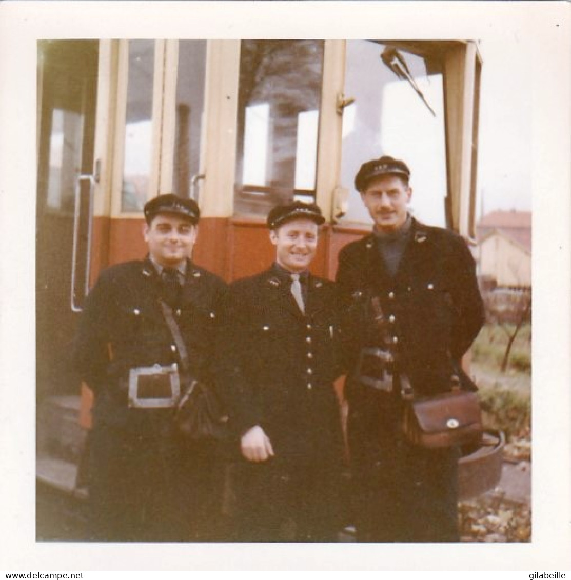 Photo Originale - 21 - DIJON -  Controleurs Au Terminus  - Tramway Ligne 5 - 10/1960 -  - Places