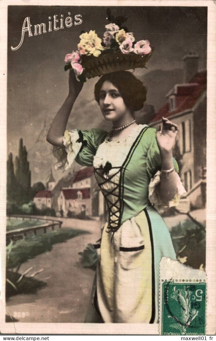 O7 - Carte Postale Fantaisie - Femme - Fleurs - Amitiés - Frauen