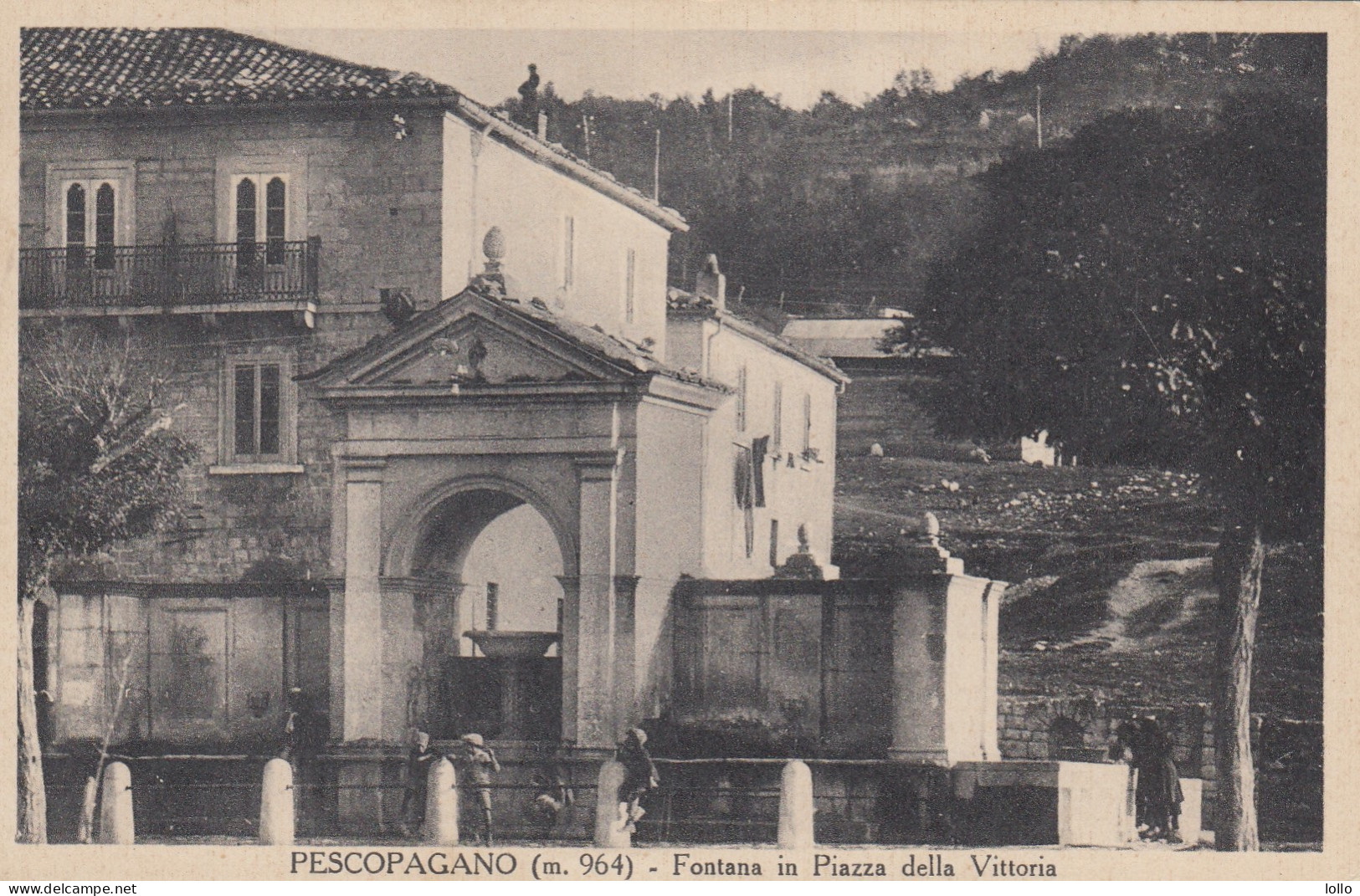 Basilicata   -  Potenza  -  Pescopagano  -  Fontana In Piazza Della Vittoria  -  F. Piccolo  -  Nuova   - Bella Animata - Autres & Non Classés