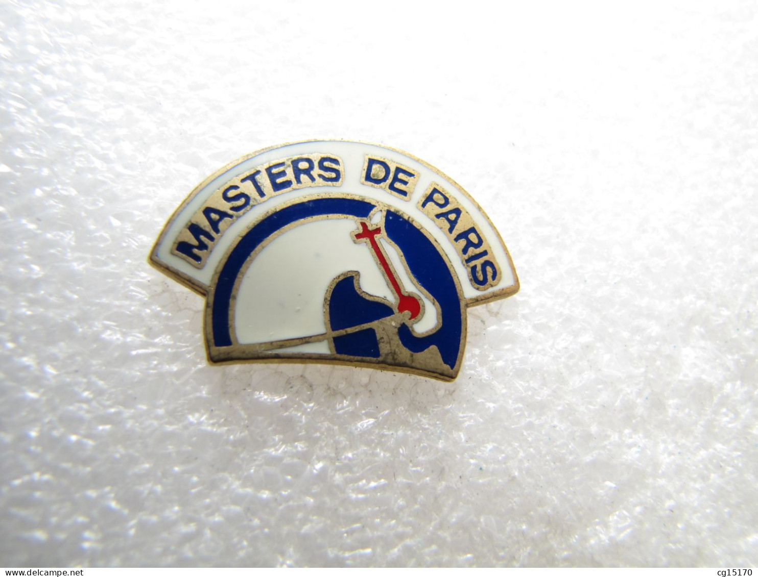 RARE  PIN'S    MASTERS  DE PARIS   ÉQUITATION      Email Grand Feu - Other & Unclassified