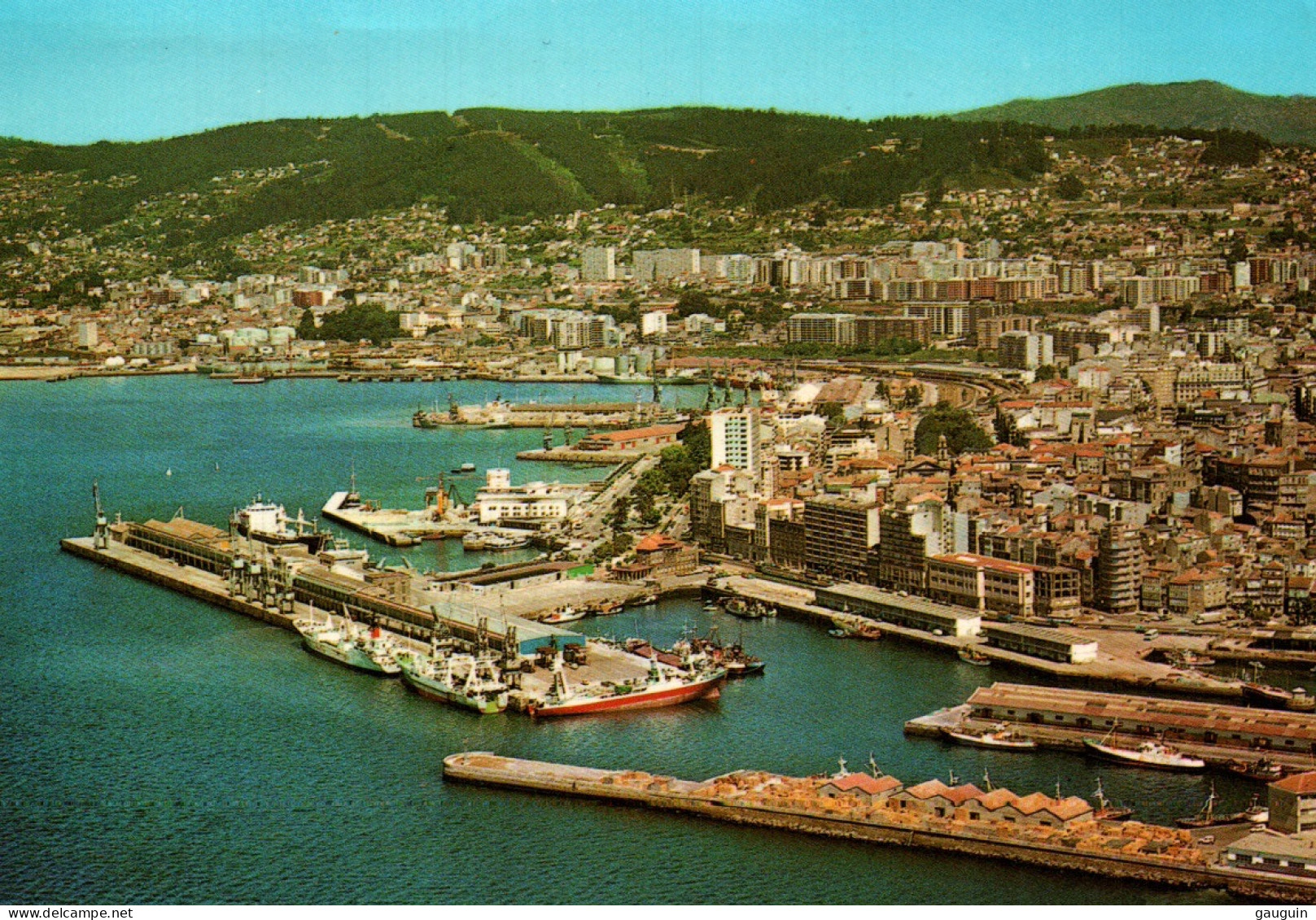 CPM - VIGO - Vue Aérienne (Le Port) ... LOT 2 CP / Editions Fama / Arribas - Pontevedra