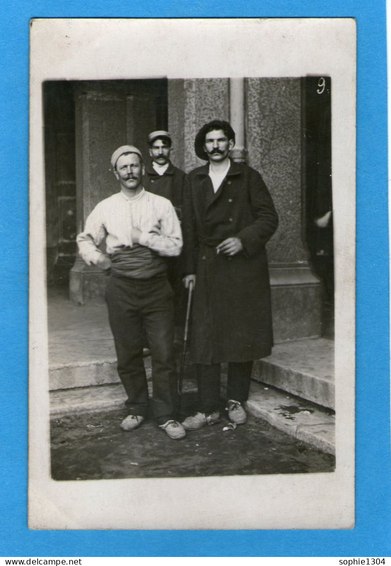 Carte Photo - Trois Hommes  - 1916 - A Identifier ??? - Foto's