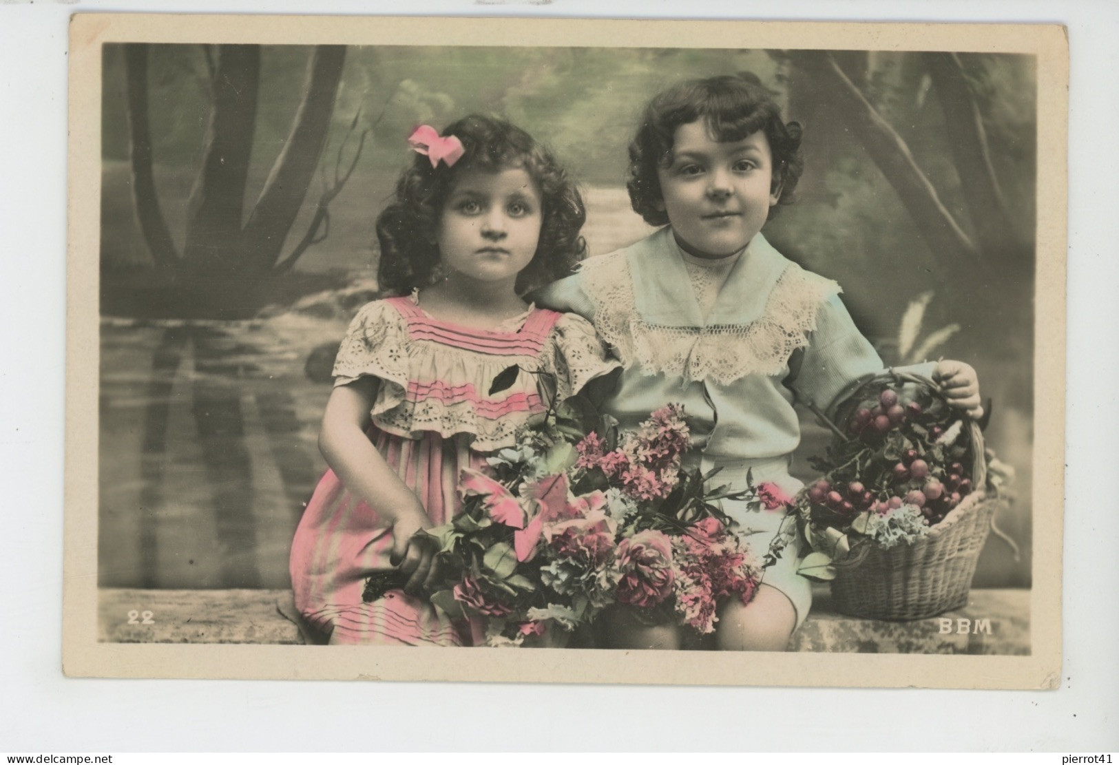 ENFANTS - LITTLE GIRL - MAEDCHEN - Jolie Carte Fantaisie Portrait Enfants Avec Fleurs Et Panier De Cerises - Portraits