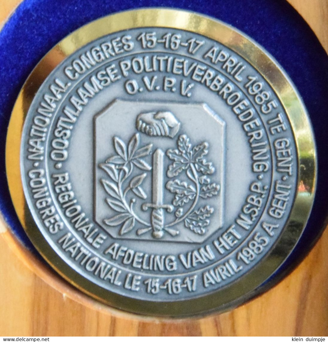 Penning-Medaille Nationaal Congres Oostvlaamse Politieverbroedering 1985 Te Gent. - Andere & Zonder Classificatie