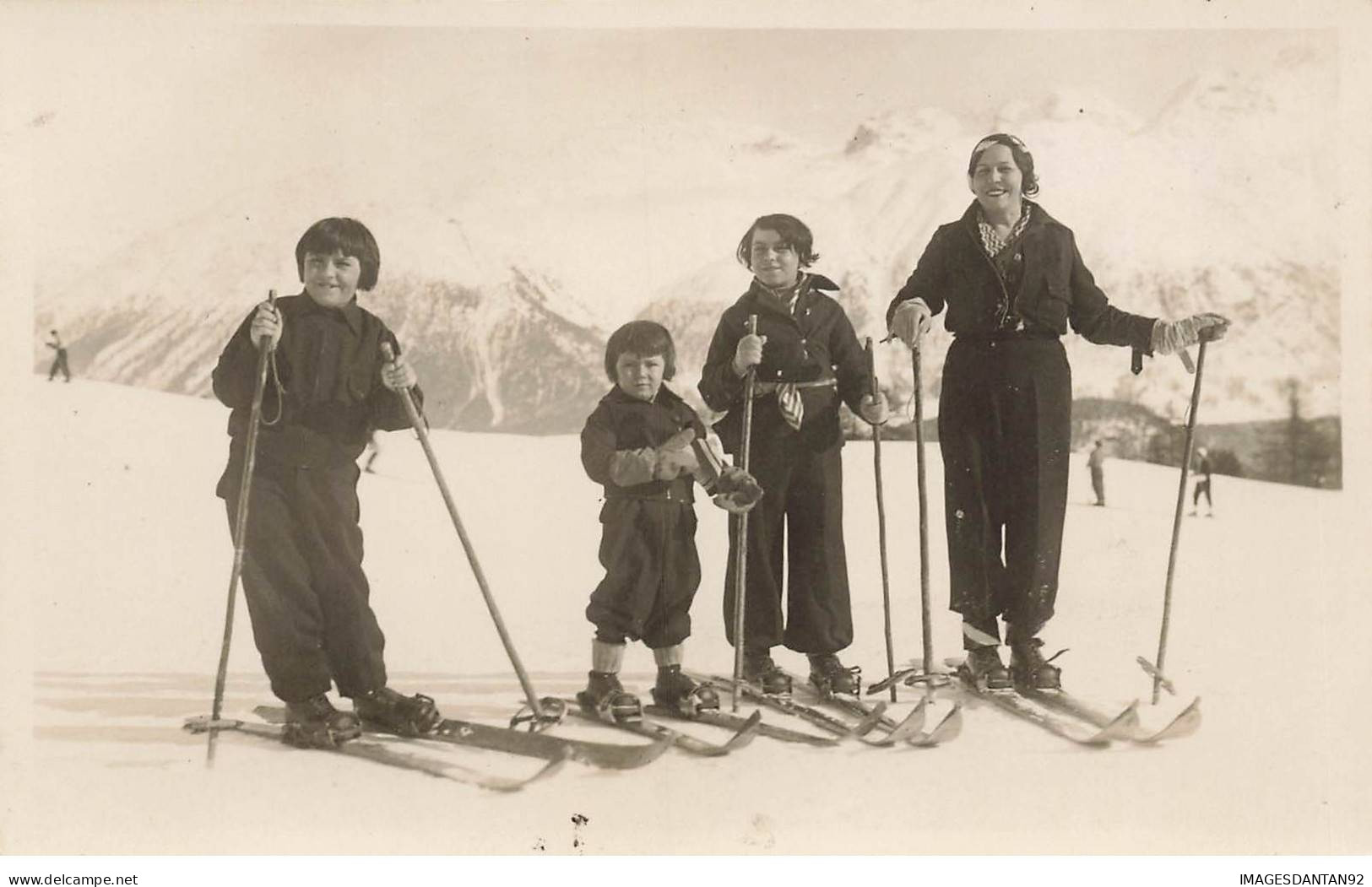 SUISSE #DC50818 PHOTO ST MORITZ FAMILLE A LA NEIGE SKI MONTAGNE - Mon