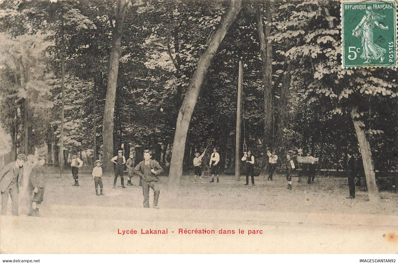 92 SCEAUX #MK52568 LYCEE LAKANAL RECREATION DANS LE PARC - Sceaux