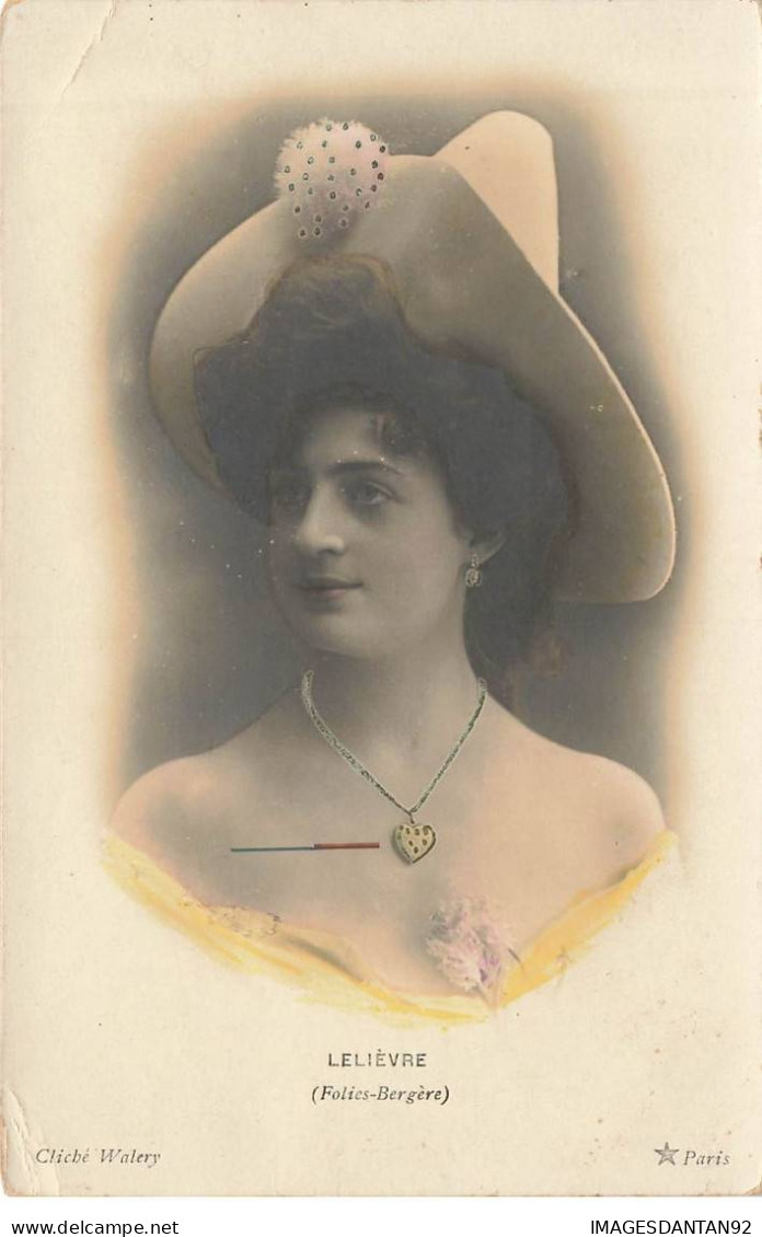 ARTISTE AC#MK792 FEMME AU CHAPEAU ET BIJOUX LELIEVRE FOLIES BERGERE - Artistes