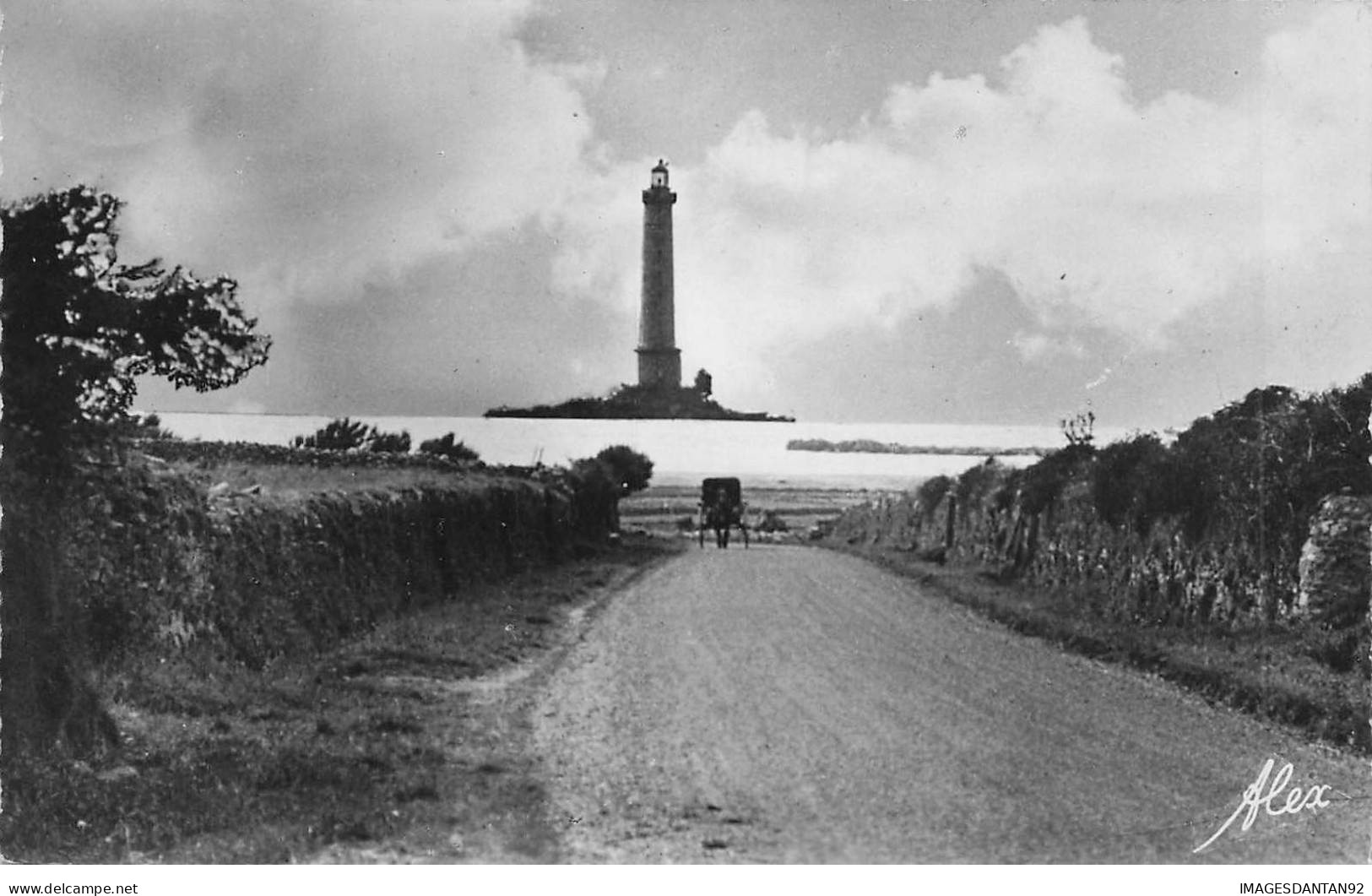 50 CHERBOURG AD#MK839 LA HAGUE COTE DE JADE LA ROUTE ET LE PHARE DE GOURY - Cherbourg