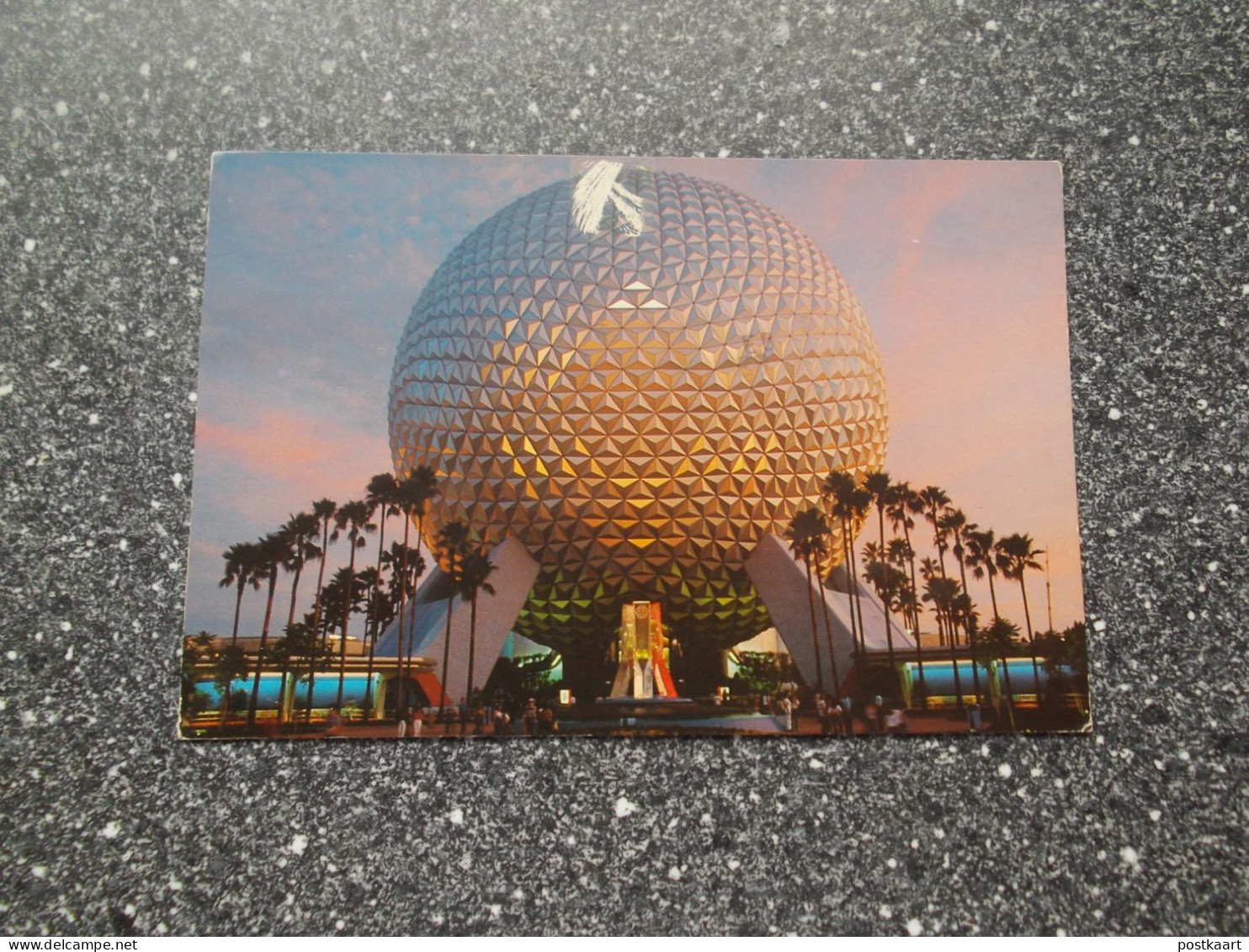 Spaceship Earth - Spazio