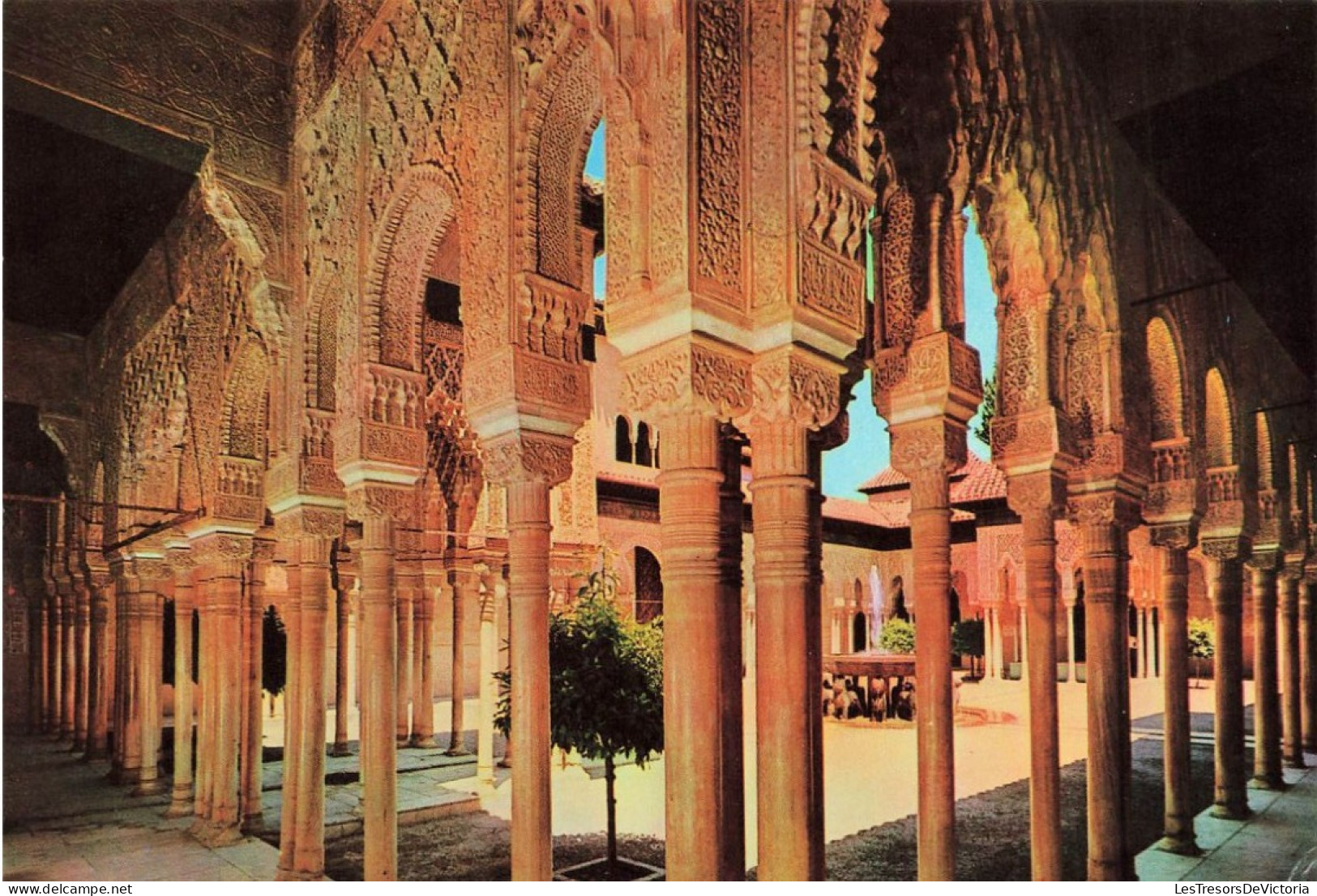 ESPAGNE - Granada - Alhambra - Vue Partielle Et Cour Des Lions - Carte Postale - Granada
