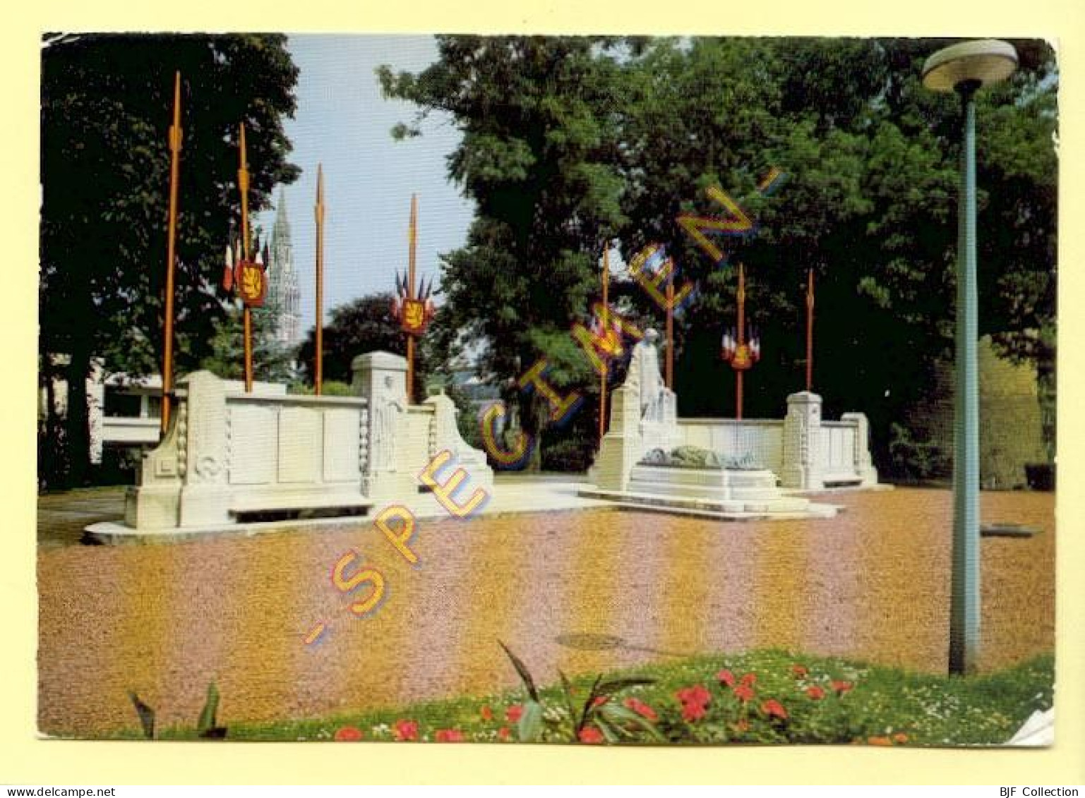59. VALENCIENNES – Le Monument Aux Morts - Valenciennes